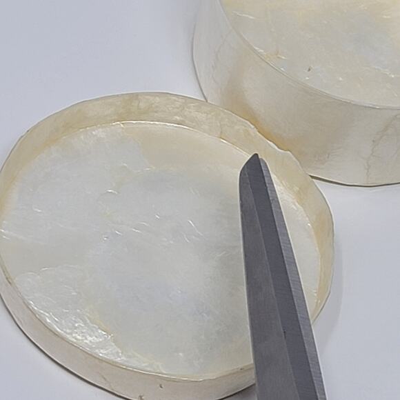 Capiz Shell Trinket Box Tray Floral Orchid Inlay Scalloped Edge Vintage SM CHIP - Picture 2 of 14